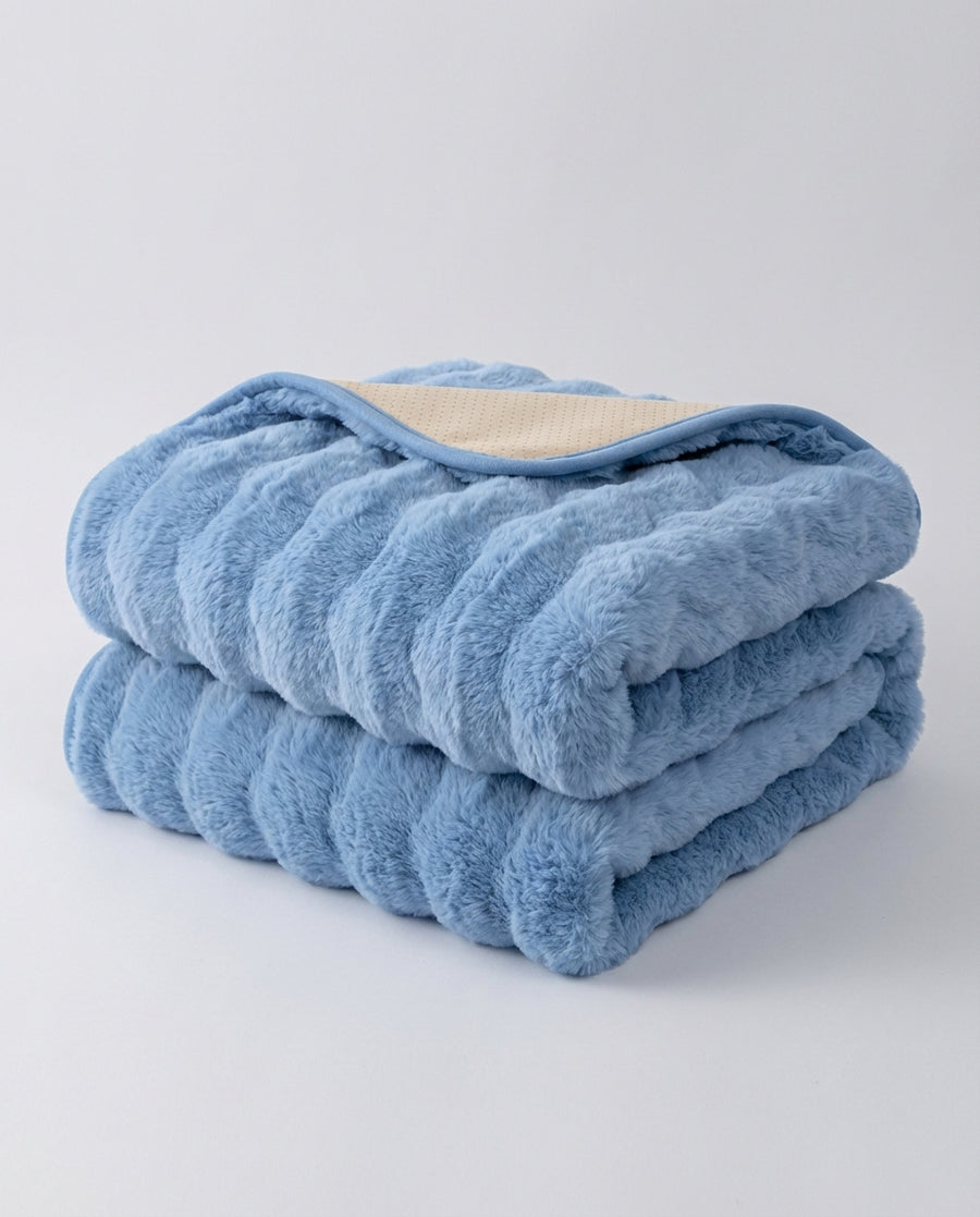 Home Genie's Fluffy Sofa Cover