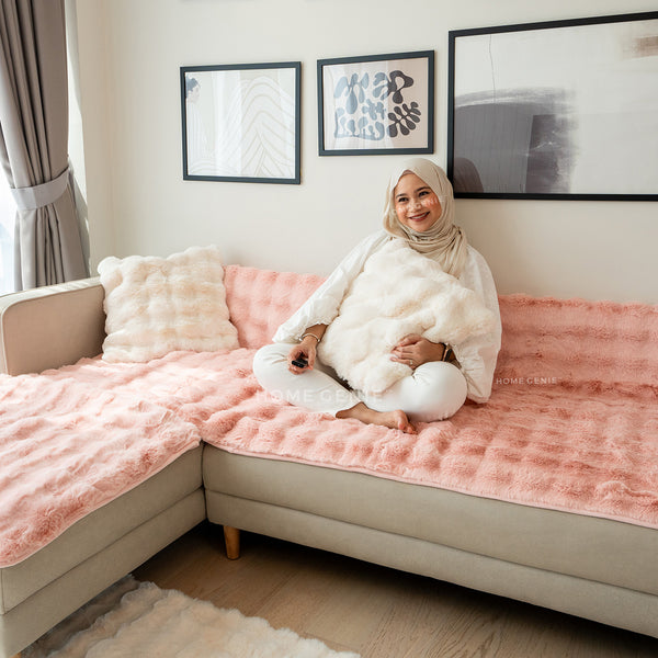 Home Genie's Fluffy Sofa Cover